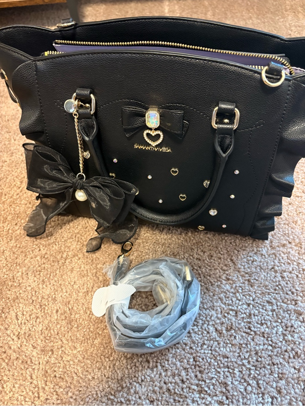 Samantha Vega Black Gold Heart Flutter Purse Large Size. Charm included. - Picture 10 of 11